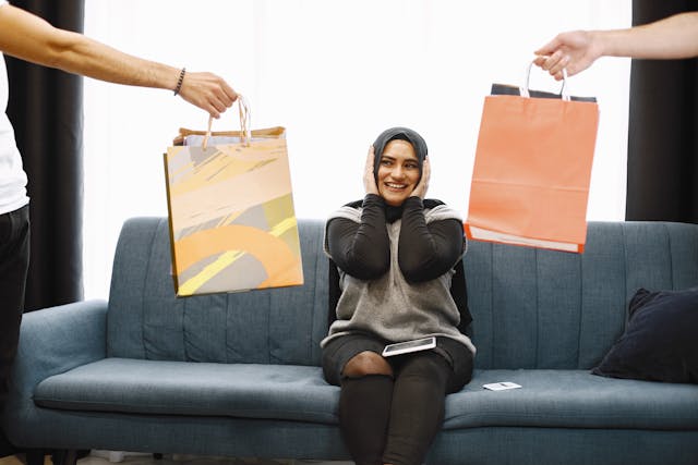 Perbedaan suap dan hadiah