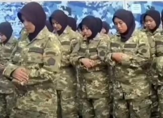 Hukum Shalat Tak Pakai Mukena Setelah Viral Peserta Diklat Kopdes hukum shalat tak pakai mukena