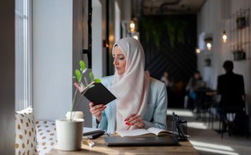 Perbedaan manusia dan orang