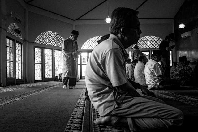 Cara menjaga iman di lingkungan bebas