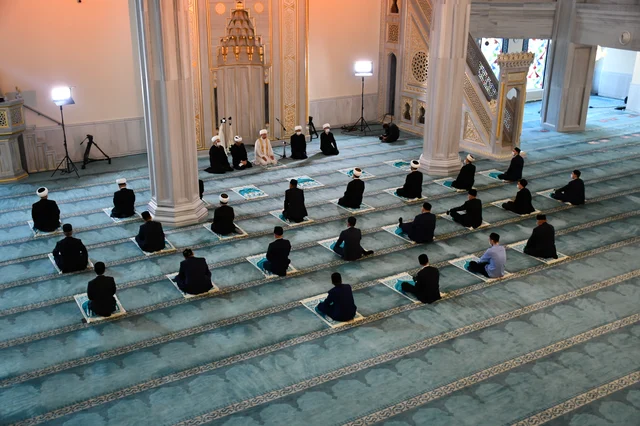 4.-Hukum-Amal-Karena-Ingin-Dilihat-Orang-Lain-1 hukum amal karena ingin dilihat