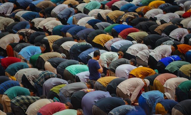 hukum lupa jumlah rakaat saat shalat