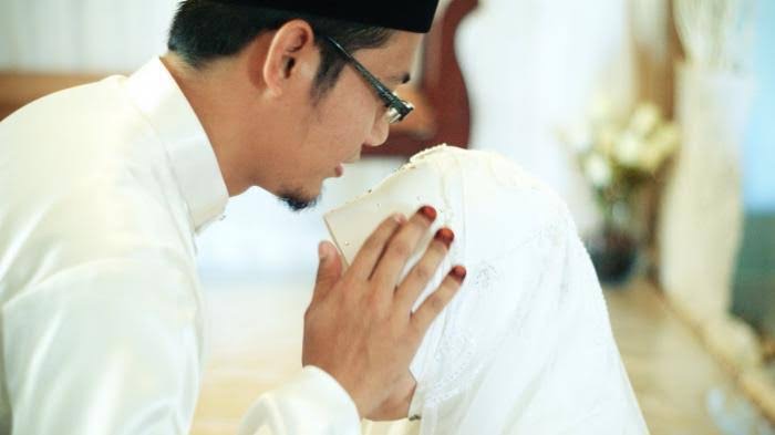 Hak Istri Kepada Suami