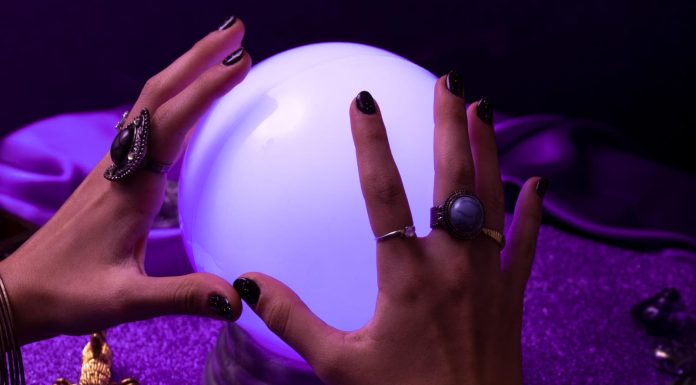 Kesesatan dukun dan paranormal