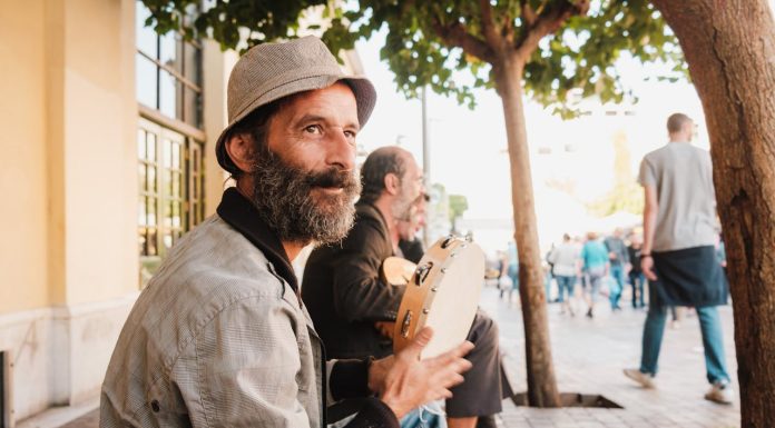 hukum memainkan rebana