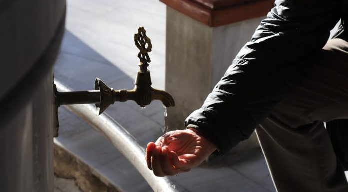Hukum Ragu Batal Wudhu Setelah Berwudhu Jangan Sampai Waswas Mengganggu Ibadah Hukum ragu batal wudhu