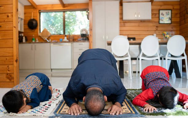 Cara mendidik anak agar rajin sholat