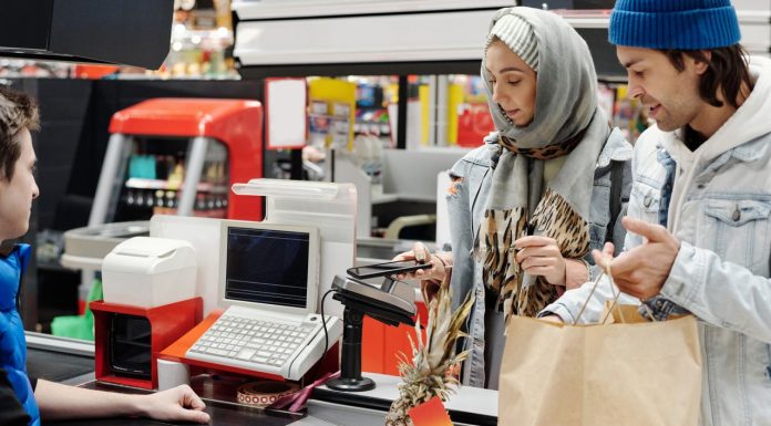 Hukum memotong antrean tanpa izin