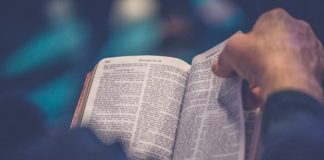 Hukum membaca kitab suci agama lain