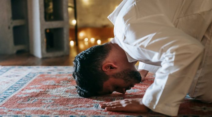 Cara membayar hutang shalat 5 waktu