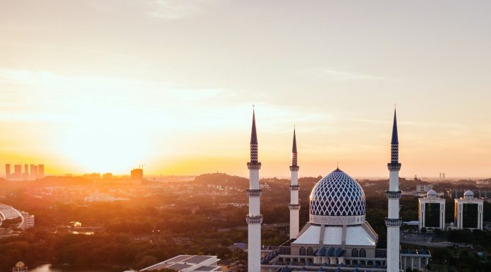 5 Kesalahan saat di Masjid yang Harus Sobat Hindari Kesalahan saat di Masjid