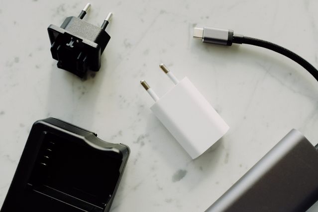 9.-Adab-Meminjam-Charger-Milik-Orang-Lain-1 adab meminjam charger