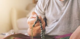 Meminta penjagaan gaib dari jin