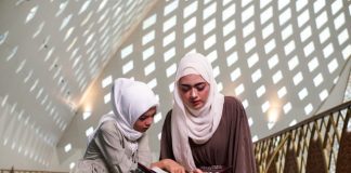 Mencari Arti Hidup yang Sebenarnya Sesuai Ajaran Islam Menuju Kebahagiaan Akhirat Mencari arti hidup yang sebenarnya