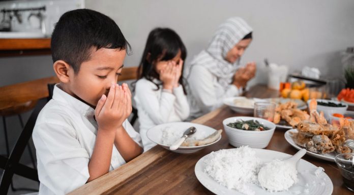 Adab Setelah Makan 1