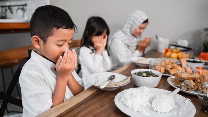 Adab Setelah Makan 1 Adab Setelah Makan 1