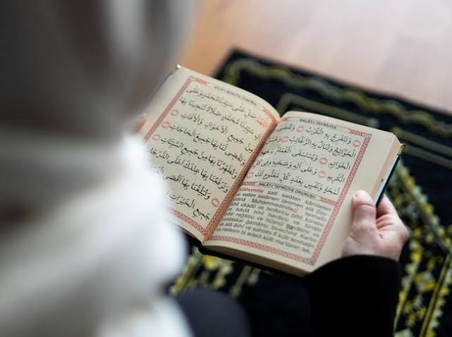 Adab-membaca-alquran adab membaca Alquran