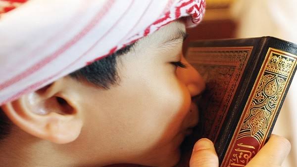 adab membaca Alquran