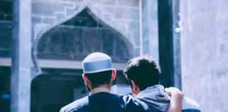 Adab menyapa teman secara Islami