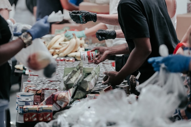 Adab sedekah agar berkah Adab sedekah agar berkah