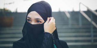 Aisyah Seorang Wanita Muslimah Sebagai Panutan Aisyah Seorang Wanita Muslimah Sebagai Panutan