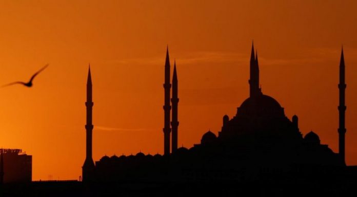 Hindarkan Anak di Luar Rumah Saat Maghrib, Ini Alasannya Anak di luar rumah saat Maghrib