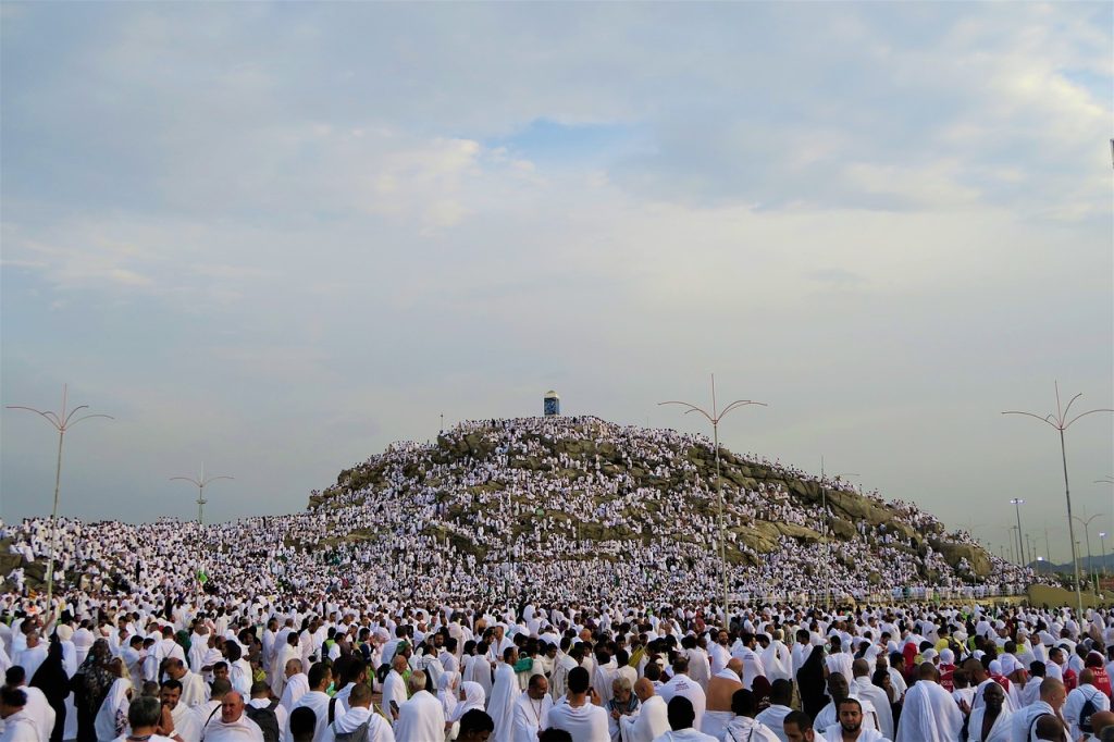 menjaga perasaan orang lain dalam Islam