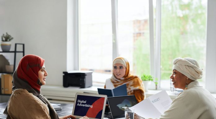 Bekerja Menurut Agama Islam: Keutamaan & Nilai Nilai Luhur di Dalamnya Bekerja Menurut Agama Islam Keutamaan & Nilai Nilai Luhur di Dalamnya