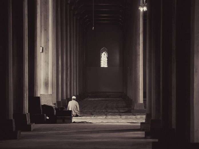 Beragam Keutamaan Shalat Tahajud Yang Sayang Dilewatkan