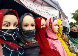 Berhijab-Tapi-Pakaian-Ketat