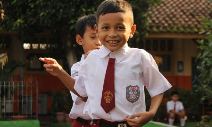 Bocah SD Tulis Surat 1