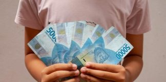 Bolehkah Orangtua Memakai Uang THR Anak