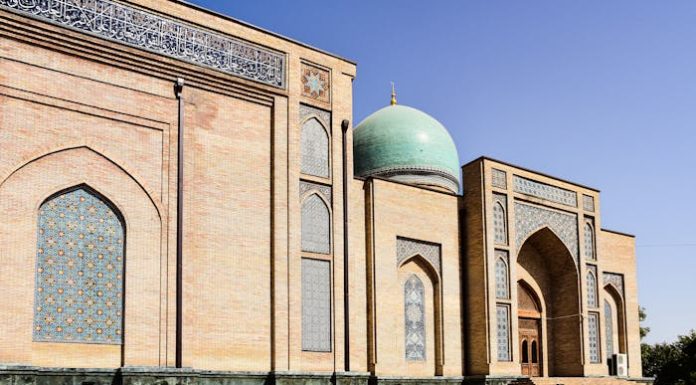 Buku Menelusuri Jejak Islam Nusantara