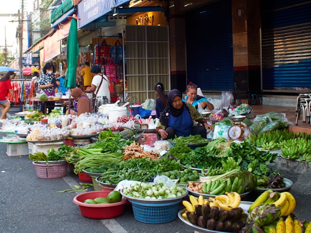 Cara berdagang halal di pasar rakyat