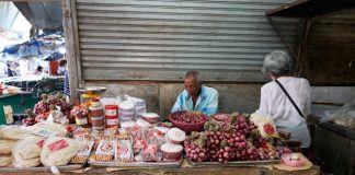 Cara berdagang halal di pasar rakyat