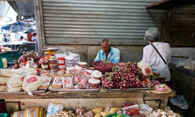Cara berdagang halal di pasar rakyat