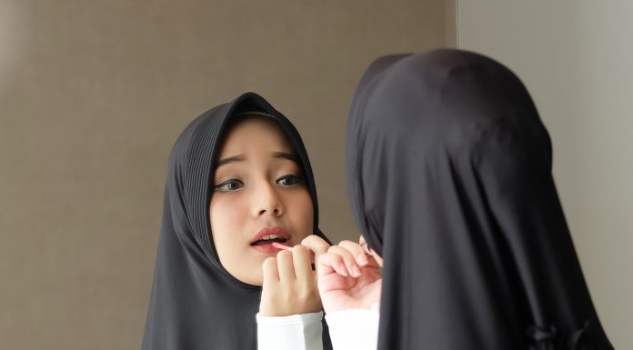Chelsea Islan Merawat Wajah dan Cara Merawat Diri Yang Diperbolehkan Islam