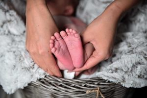 Cut Meyriska Lahirkan Putra Pertama, Ini Cara Sambut Kelahiran Anak