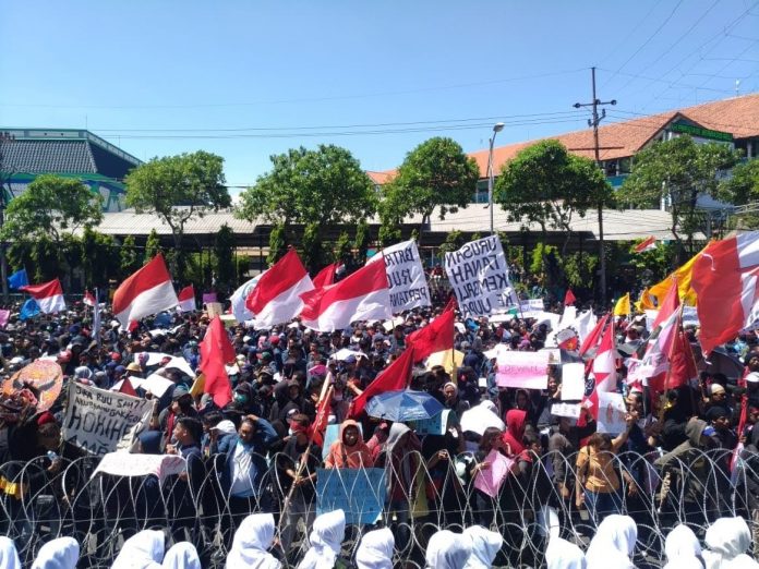 Demo Tolak RUU Cipta Kerja Diikuti Anak Dibawah Umur dan Pandangan Islam