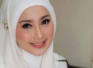 Desi Ratnasari Tampak Awet Muda di Usia 48 Tahun, Ini Tipsnya! Desi Ratnasari