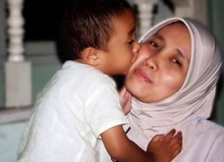 Desiree Pernah Gugat Ibunya! Inilah Keutamaan Berbakti Kepada Ibu desiree