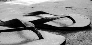 Mahar Sepasang Sandal
