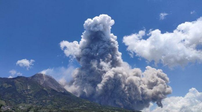 erupsi gunung Merapi