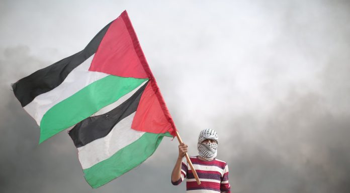 keutamaan membela agama Allah