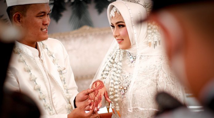 Nikah Siri dengan Wali Hakim, Apakah Sah Menurut Islam? nikah siri dengan wali hakim