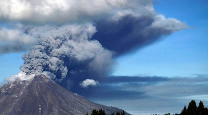 Gunung Sinabung Meletus Lagi, Amalkan Doa Ini Agar Terhindar Letusannya