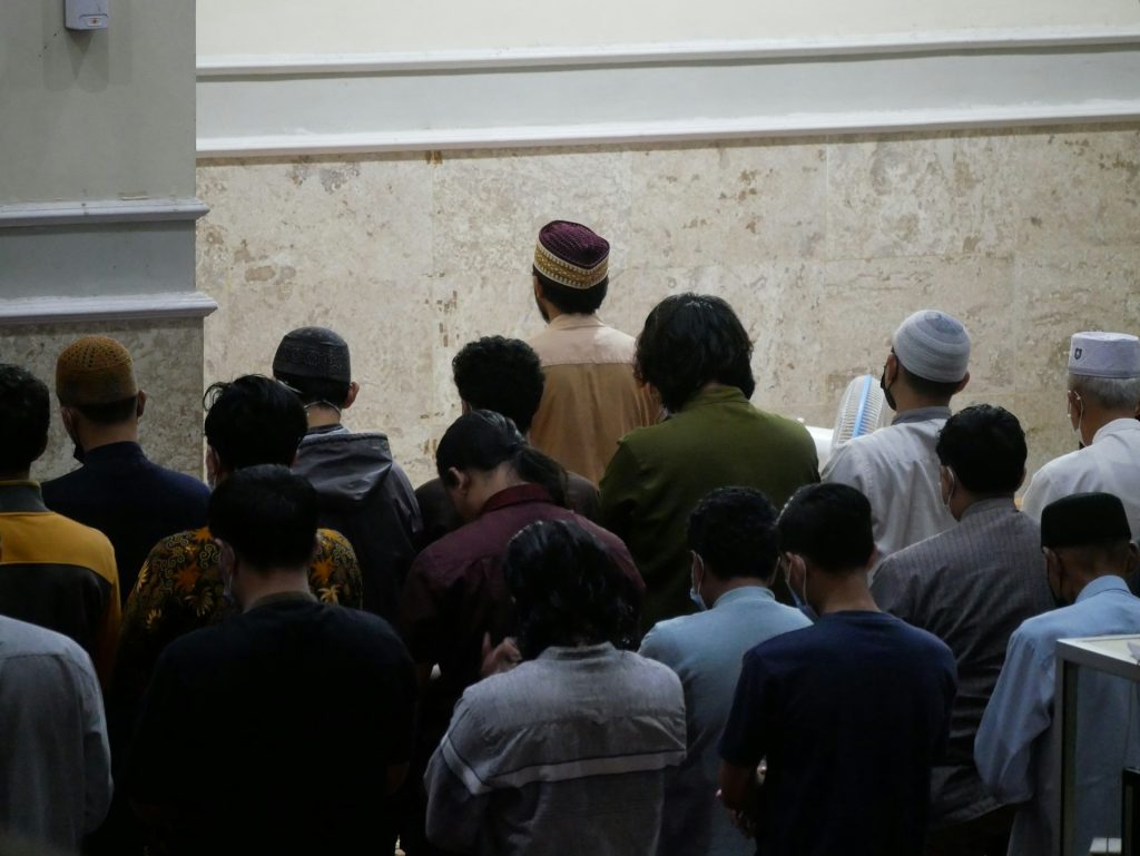 Apakah boleh tidak shalat Jumat karena hujan