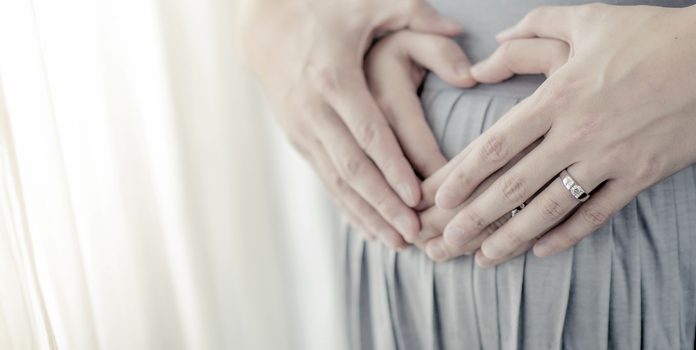 Halsey Hamil Anak Pertama dan Doa-Doa Yang Bisa Diamalkan