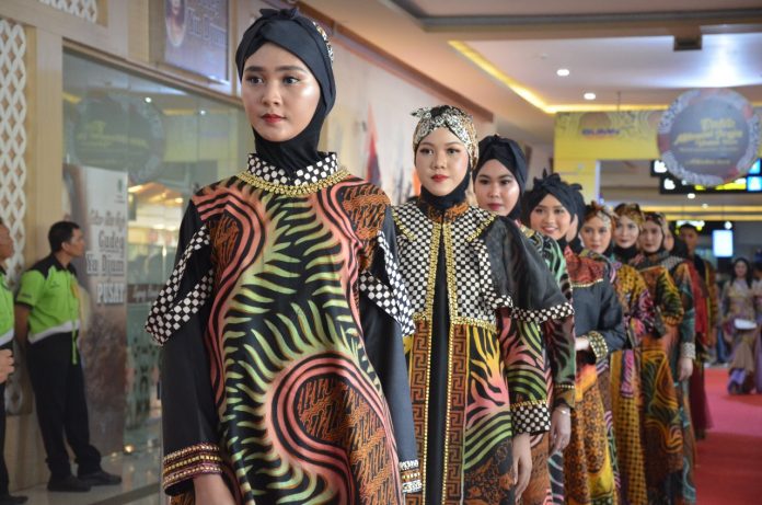 Hari Batik Nasional 3