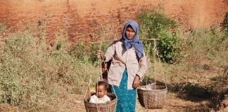 Hukum Istri Menafkahi Suami Tulang Punggung Keluarga
